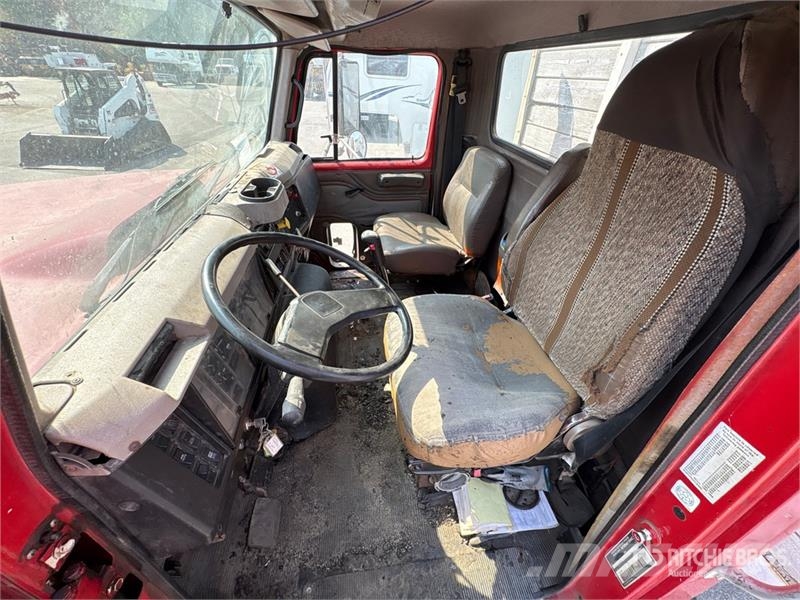 International 2674 6x4 Van Truck Umpikorikuorma-autot