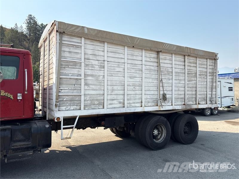 International 2674 6x4 Van Truck Umpikorikuorma-autot