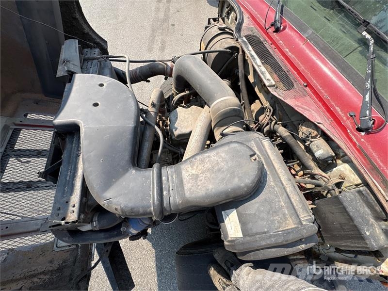 International 2674 6x4 Van Truck Umpikorikuorma-autot