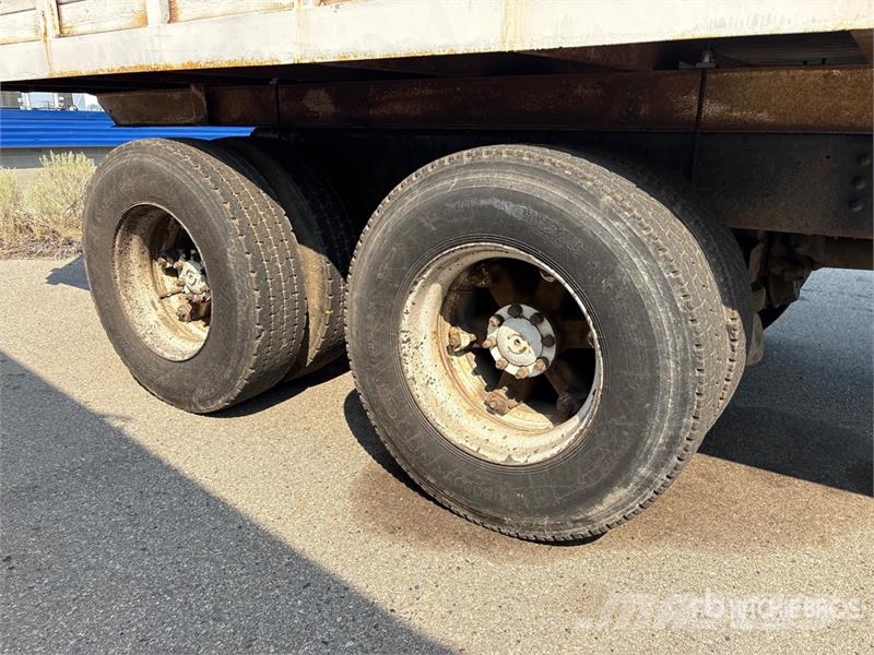 International 2674 6x4 Van Truck Umpikorikuorma-autot