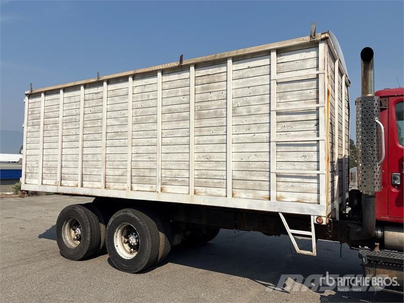 International 2674 6x4 Van Truck Umpikorikuorma-autot