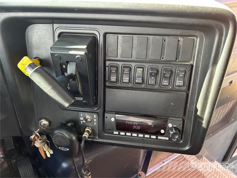 International 3000 Mini bus