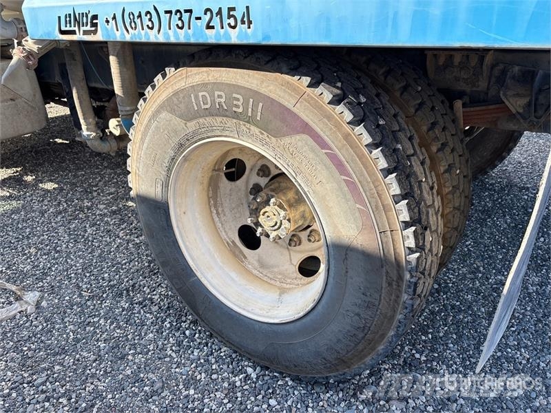 International 4300 水罐车