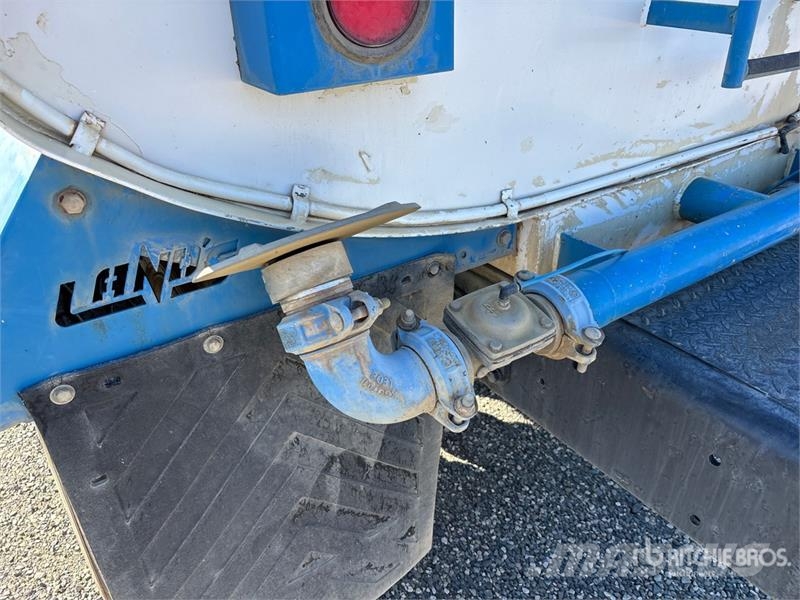 International 4300 水罐车