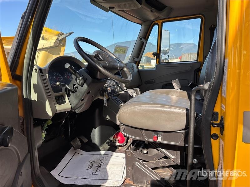 International 4300 Sanduk kamioni