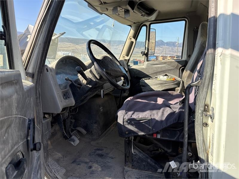 International 4300 水罐车