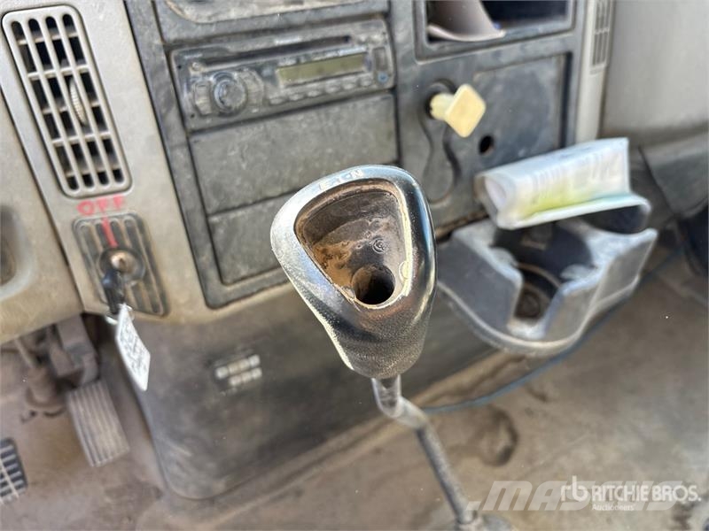International 4300 水罐车