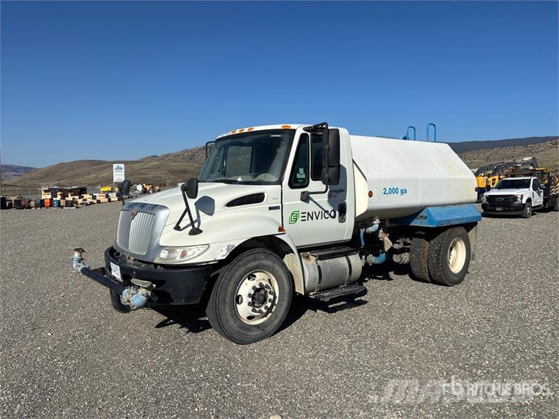 International 4300 水罐车