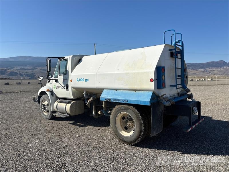 International 4300 水罐车