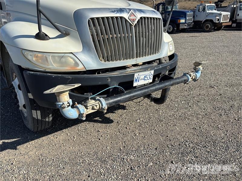 International 4300 水罐车