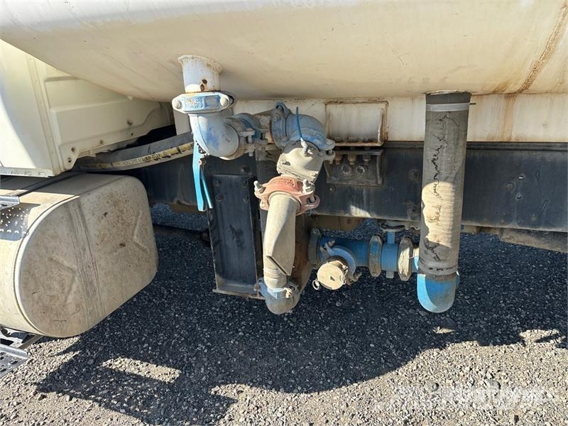 International 4300 水罐车