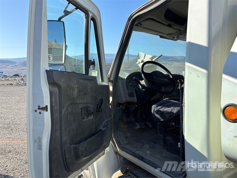 International 4300 水罐车