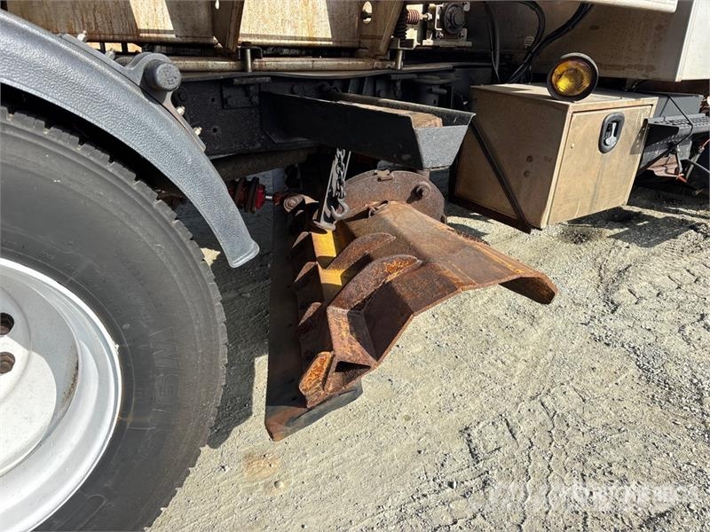 International 4400 Комбинированные дорожные машины