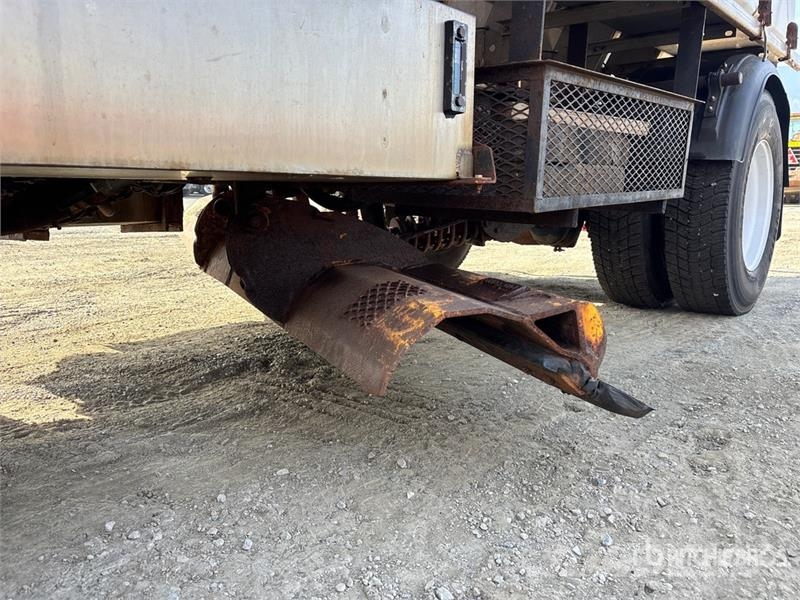 International 4400 Комбинированные дорожные машины