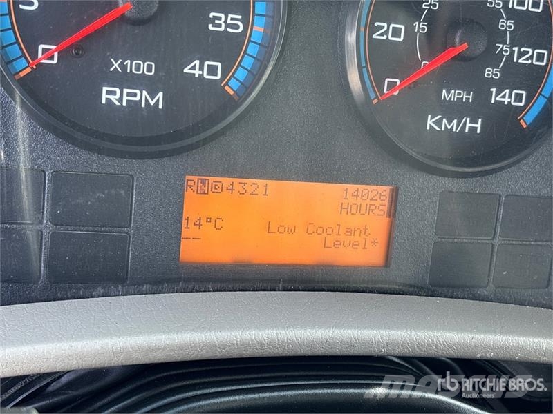International 4400 Комбинированные дорожные машины