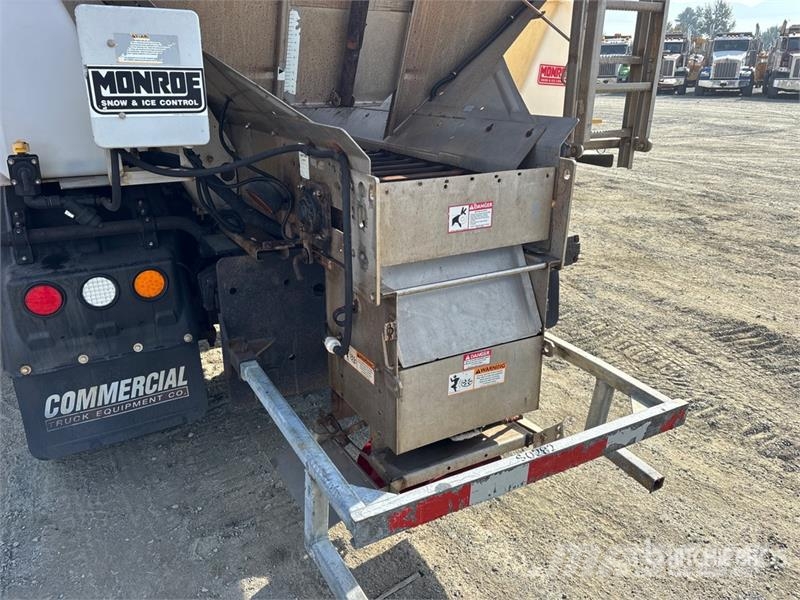 International 4400 Комбинированные дорожные машины