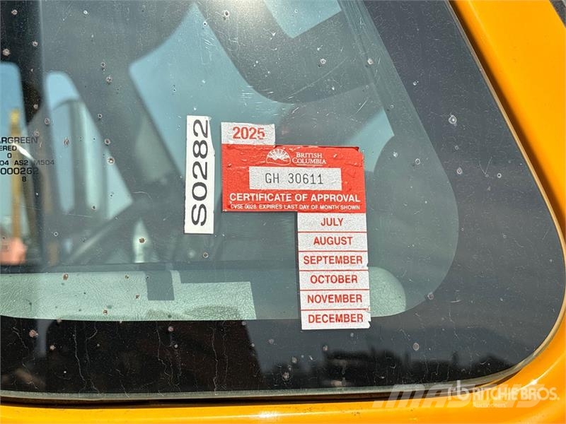 International 4400 Комбинированные дорожные машины