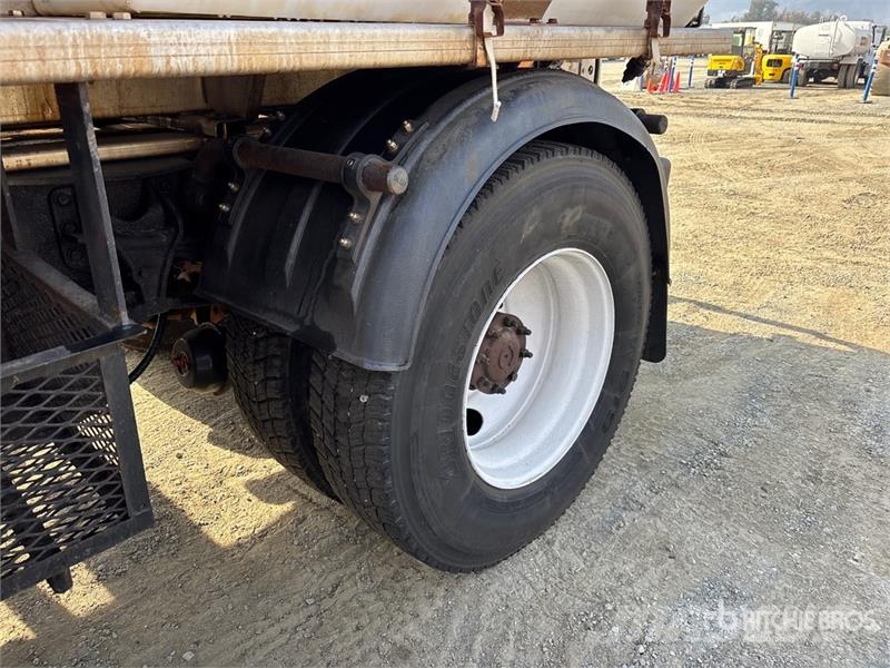 International 4400 Комбинированные дорожные машины