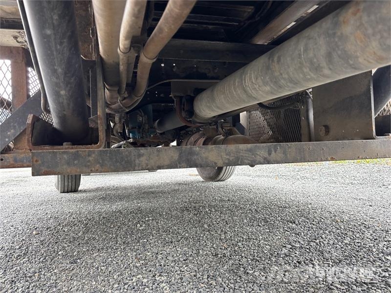 International 7400 Pagalbos kelyje automobiliai