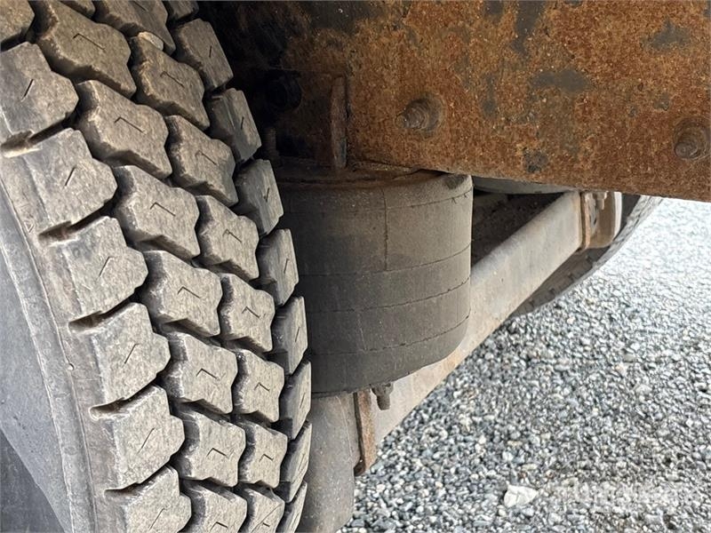 International 7400 Pagalbos kelyje automobiliai