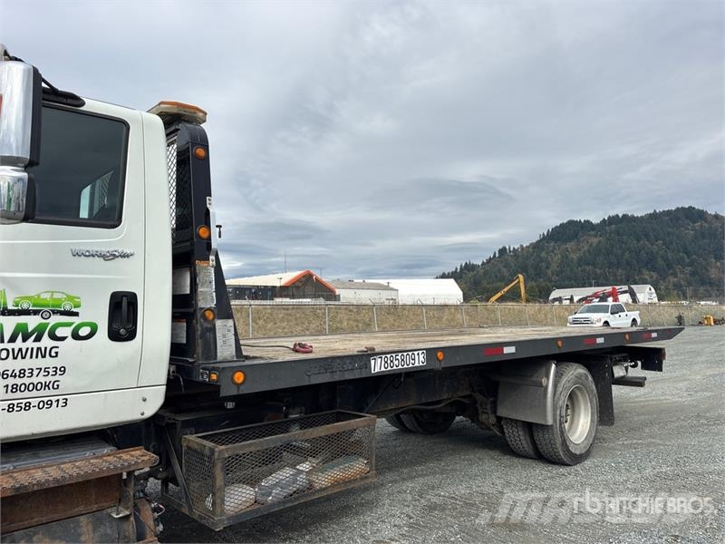 International 7400 Pagalbos kelyje automobiliai