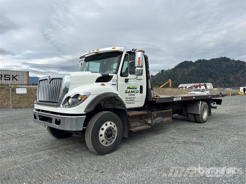 International 7400 Pagalbos kelyje automobiliai