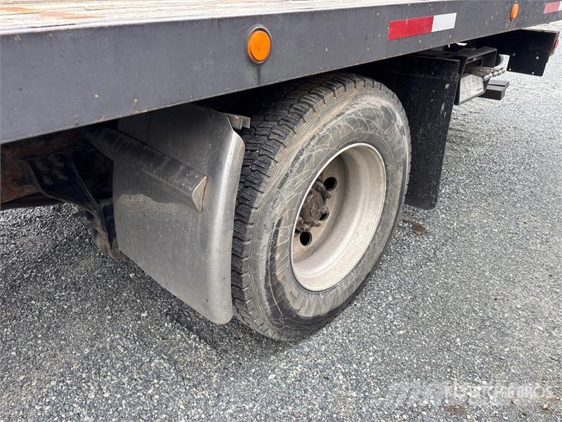 International 7400 Pagalbos kelyje automobiliai