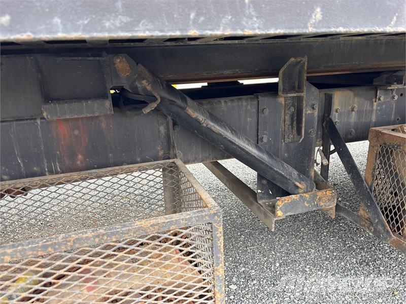 International 7400 Pagalbos kelyje automobiliai