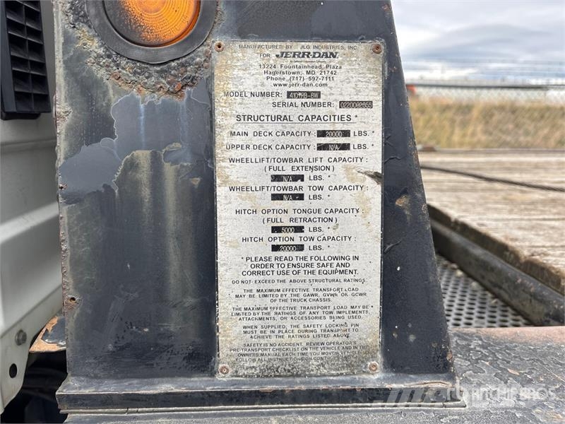 International 7400 Pagalbos kelyje automobiliai