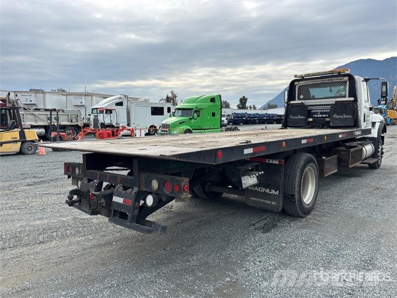 International 7400 Pagalbos kelyje automobiliai