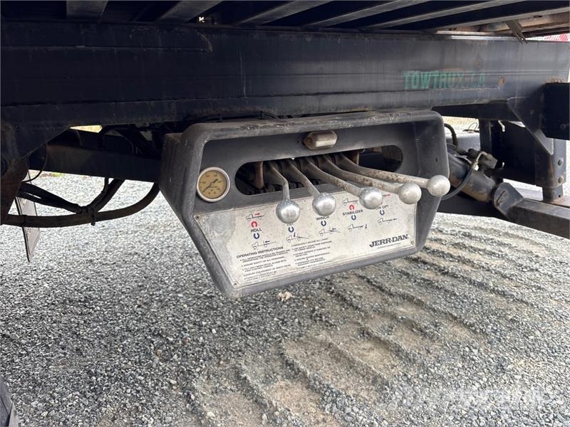 International 7400 Pagalbos kelyje automobiliai