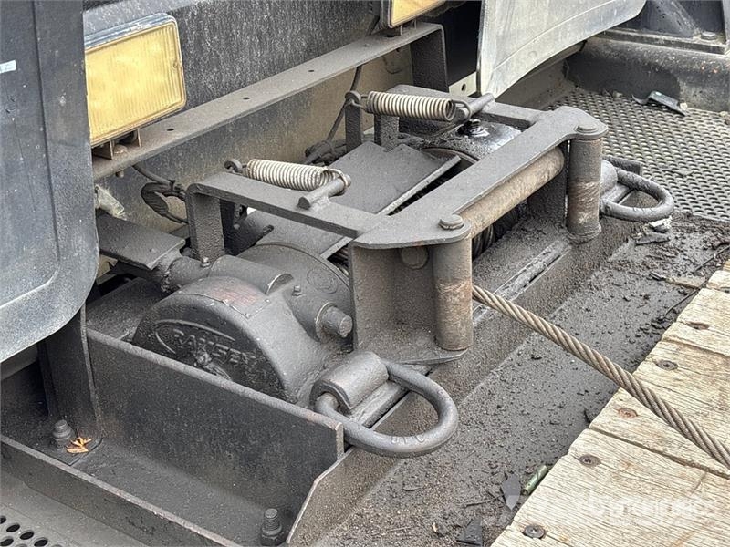 International 7400 Pagalbos kelyje automobiliai