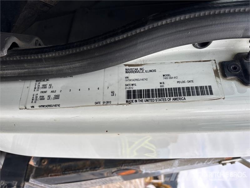 International 7400 Pagalbos kelyje automobiliai