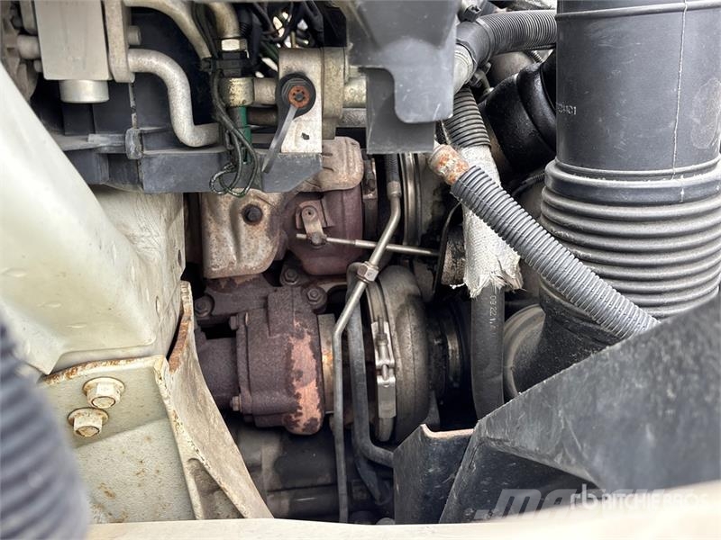 International 7400 Pagalbos kelyje automobiliai