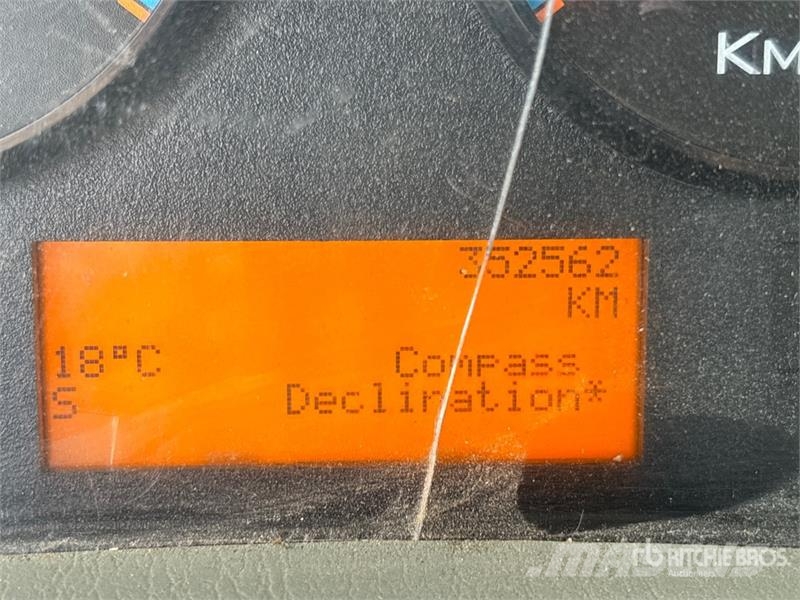 International 7400 Pagalbos kelyje automobiliai
