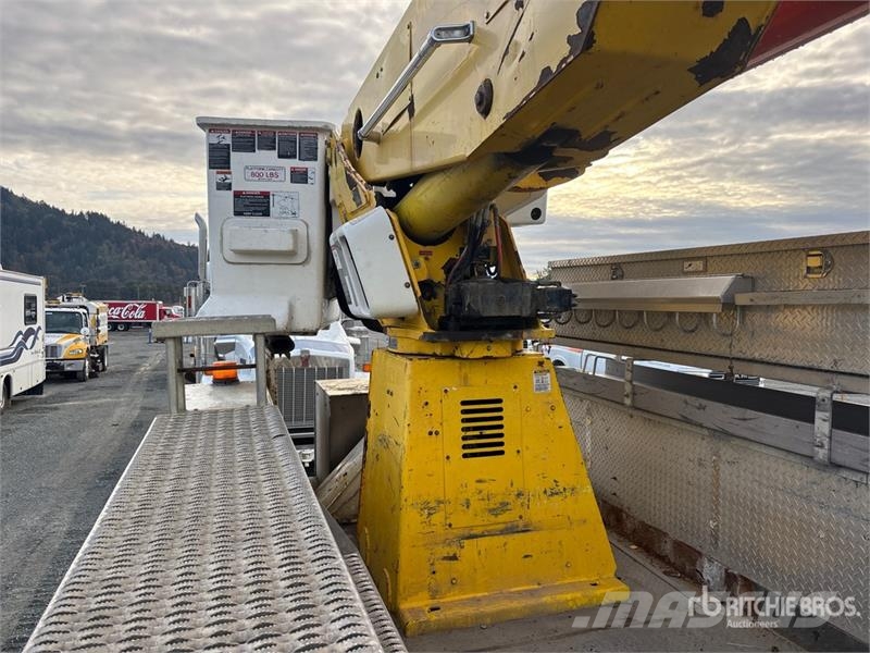 International AM855 55 ft on International 7500 6x4 Bucket Truck Plataformas sobre camión