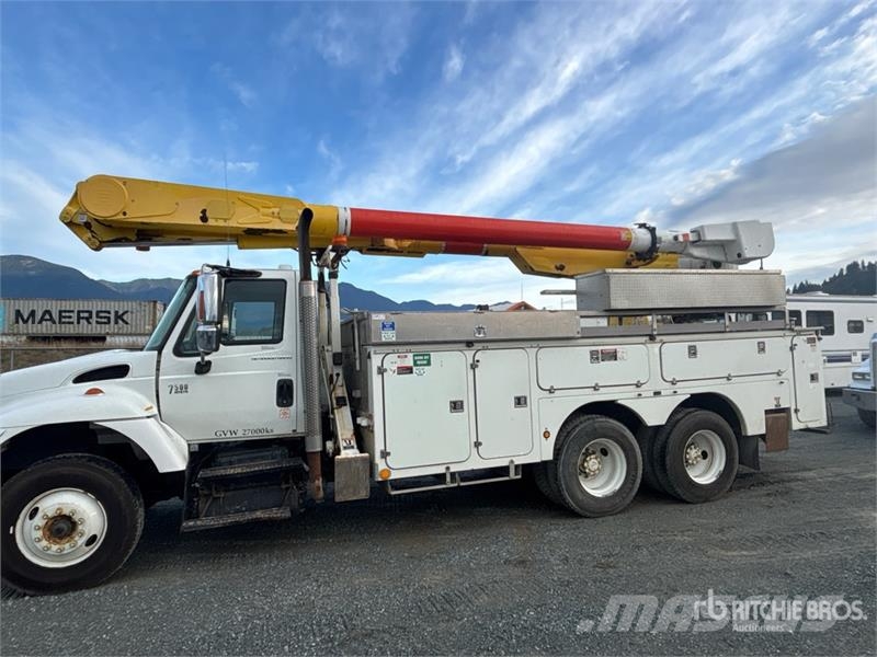 International AM855 55 ft on International 7500 6x4 Bucket Truck Plataformas sobre camión