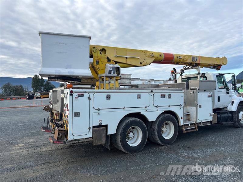 International AM855 55 ft on International 7500 6x4 Bucket Truck Plataformas sobre camión