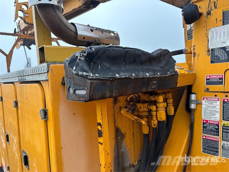 International D845A-B 20230 lb Straight Boom on International 49 Camiones grúa