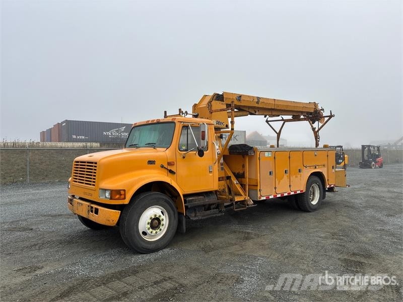 International D845A-B 20230 lb Straight Boom on International 49 Camiones grúa