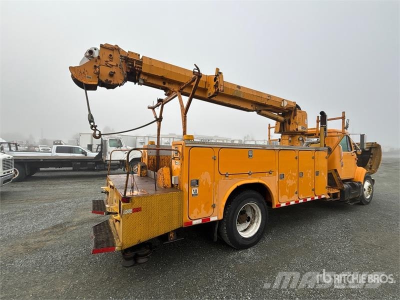 International D845A-B 20230 lb Straight Boom on International 49 Camiones grúa