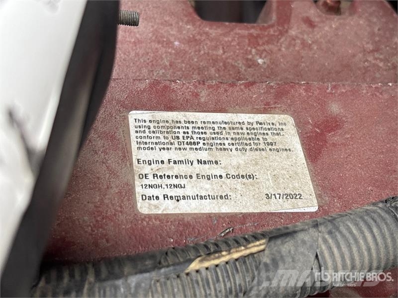 International D845A-B 20230 lb Straight Boom on International 49 Camiones grúa
