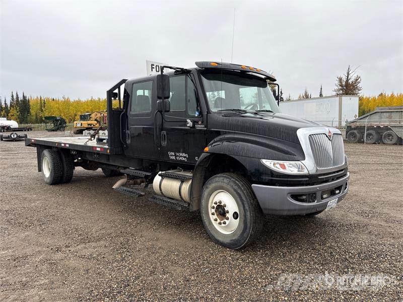 International DuraStar 4300 4x2 Crew Cab Flatbed Truck Flatbed/Dropside trucks