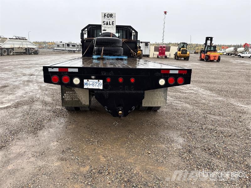 International DuraStar 4300 4x2 Crew Cab Flatbed Truck Flatbed/Dropside trucks