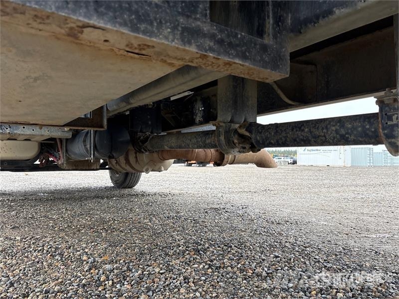 International DuraStar 4300 4x2 Crew Cab Flatbed Truck Flatbed/Dropside trucks