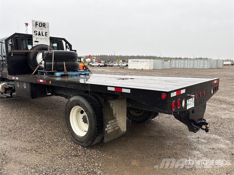 International DuraStar 4300 4x2 Crew Cab Flatbed Truck Flatbed/Dropside trucks