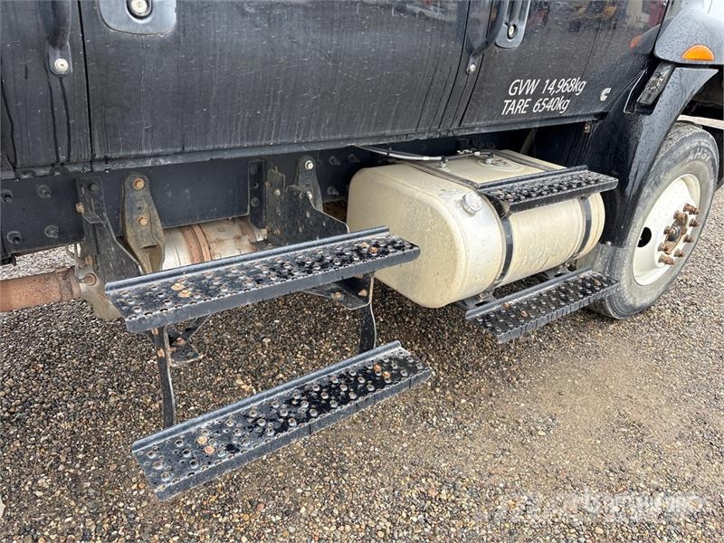 International DuraStar 4300 4x2 Crew Cab Flatbed Truck Flatbed/Dropside trucks