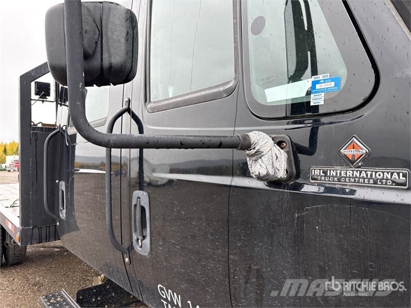 International DuraStar 4300 4x2 Crew Cab Flatbed Truck Flatbed/Dropside trucks