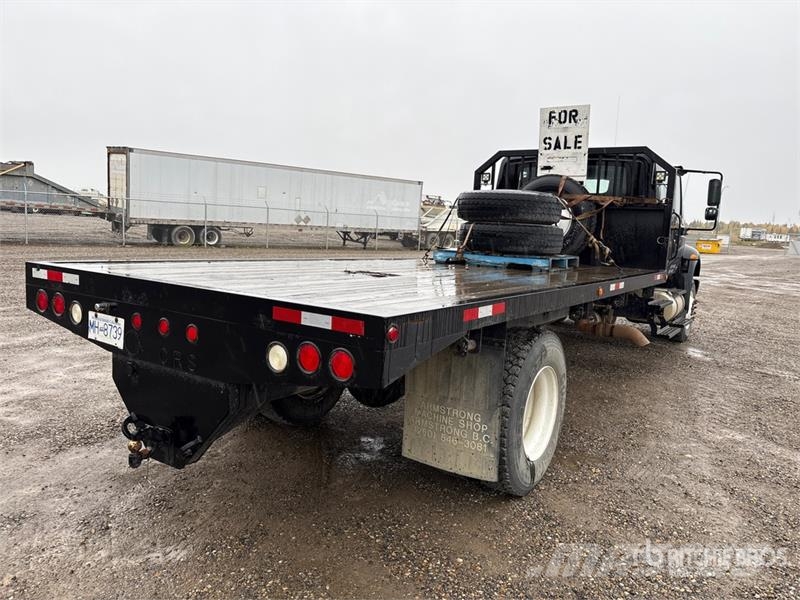 International DuraStar 4300 4x2 Crew Cab Flatbed Truck Flatbed/Dropside trucks