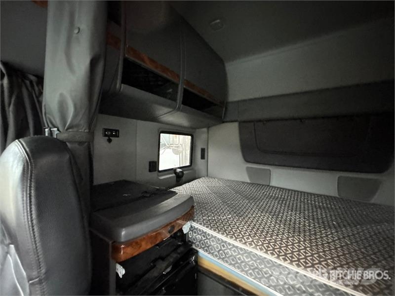 International Lone Star 6x4 T/A Sleeper Truck Tractor Trekkers